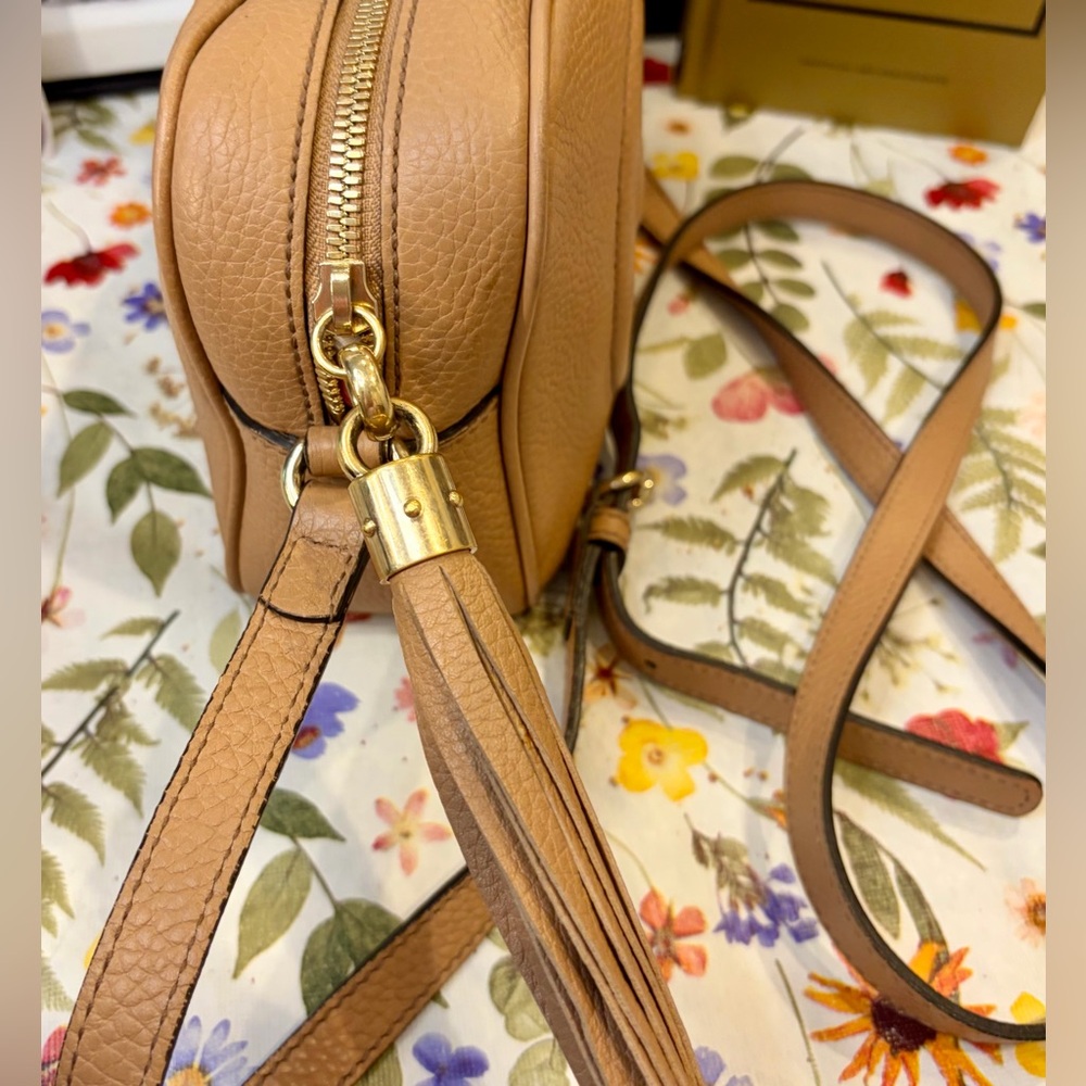 GUCCI Leather Soho Disco Crossbody w/Tassel Unisex/feminine look add Gucci scarf - Picture 6 of 16